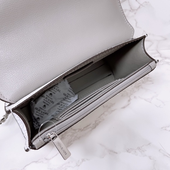 Michael Kors Rose small Crossbody - Picture 6 of 9